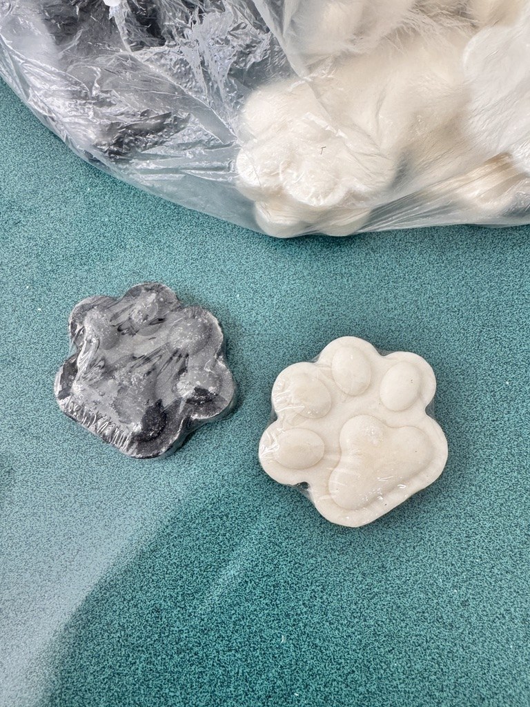 Baby Shower Soap Favors Cat Paw Shape Thank You Gifts Bulk Scented Gender Reveal Party Supply with Gift Tags and Organza Bags for Guest Adults Girl Boy Animal Decorations