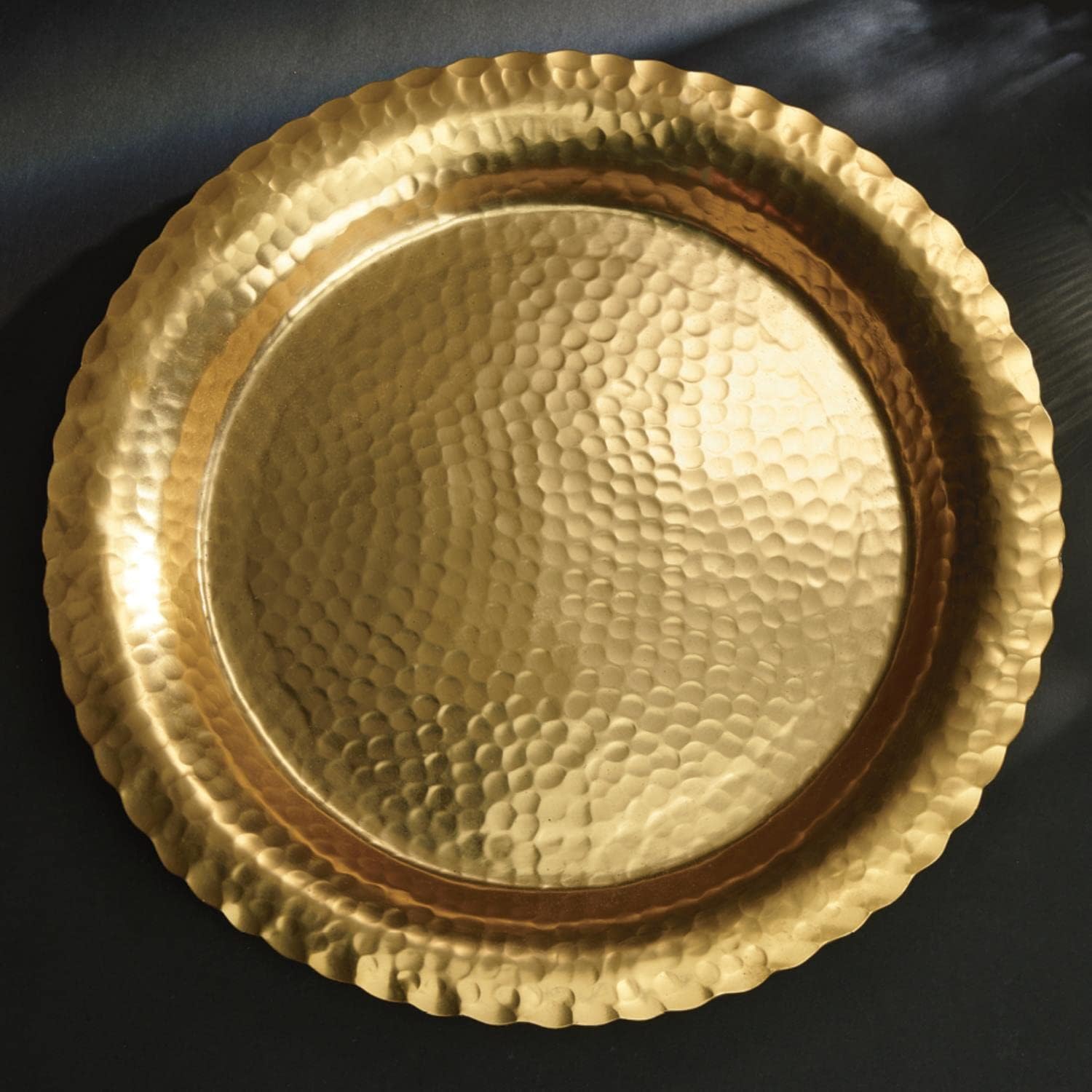 Round Hammered Scallop Edge Gilded Gold 15.5 Inch Aluminum Serving Tray Platter