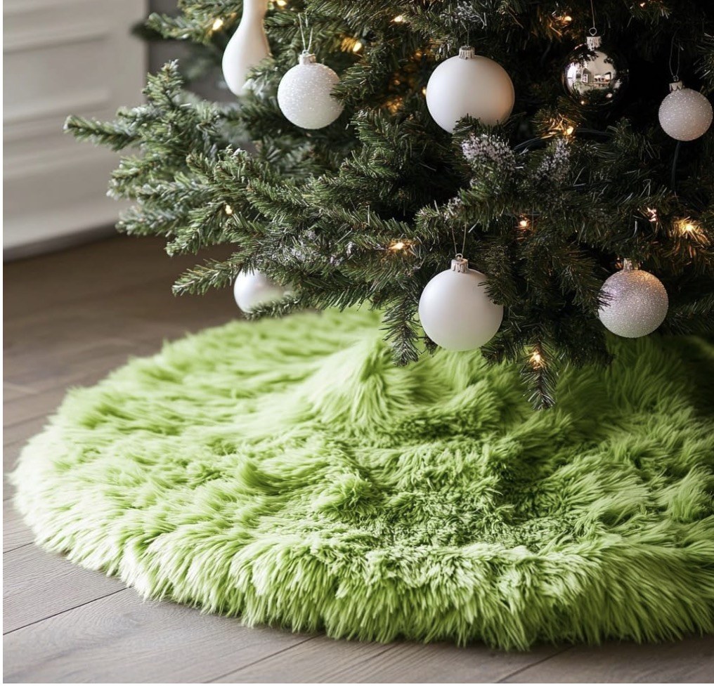 AOGU 48 Inch Faux Fur Christmas Tree Skirt Green Plush Skirt for Merry Christmas Party Christmas Tree Decoration