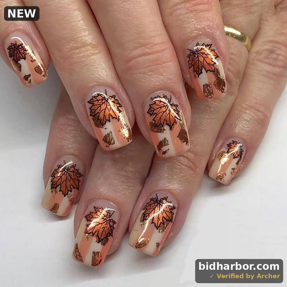 Autumn Press on Nails Short Square Fake Nails Fall Glue on Nails with Maple Leaf Gold Foil designs Acrylic Press ones Glossy Full Cover Thanksgiving Stick on Nail for Women Finger DIY Manicure24pcs