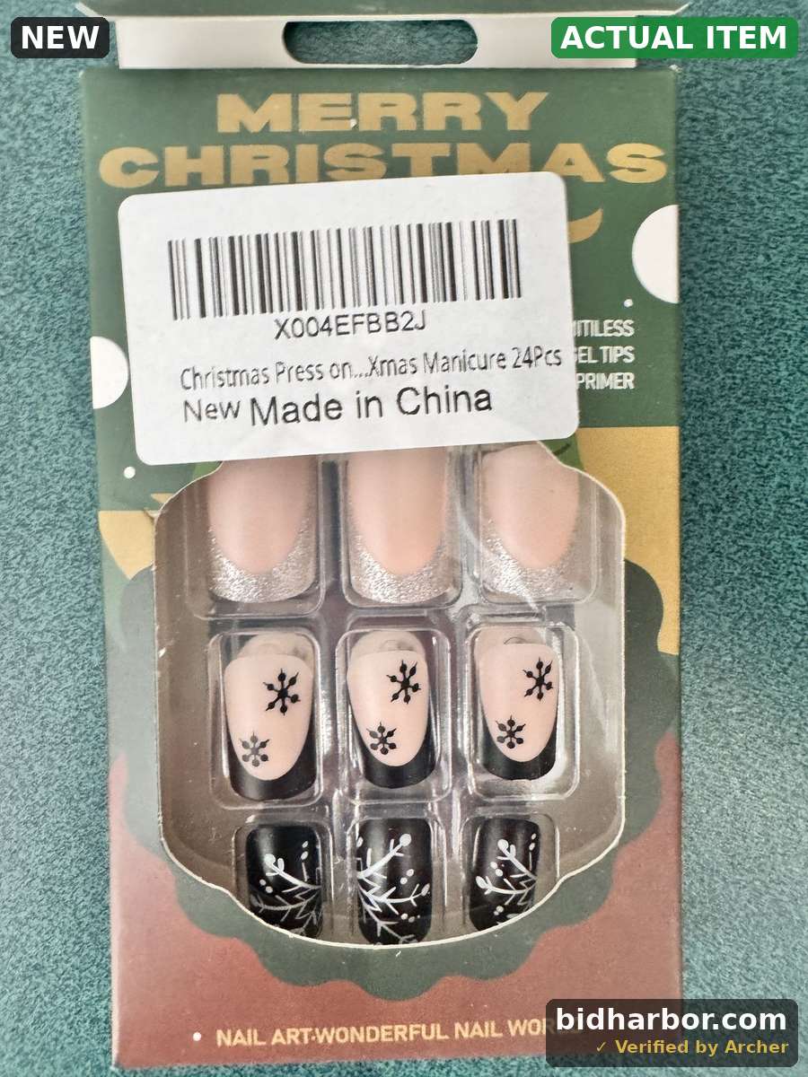 Christams Press on Nails Square - Medium Fake Nails with Snowflake Design - WInter, Black French Tip False Nails for Women 24 Pcs