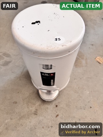 Simplehuman 4.5L White Step Can — Round Steel Pedal Trash Bin, 1.2 Gallon