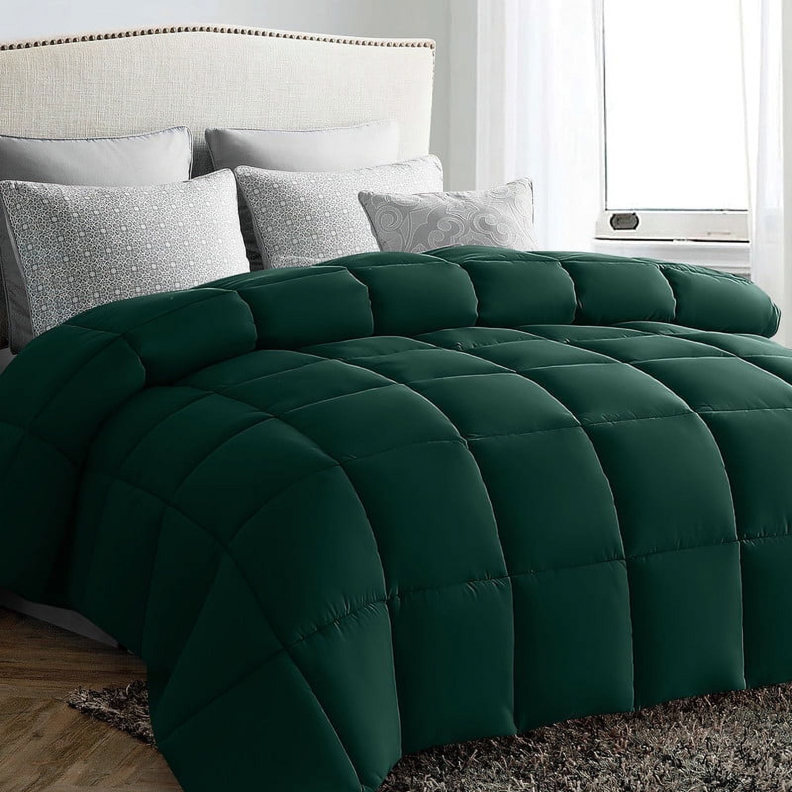 JUSTLET Luxury Solid Down Alternative Machine Washable Green Comforter, California King